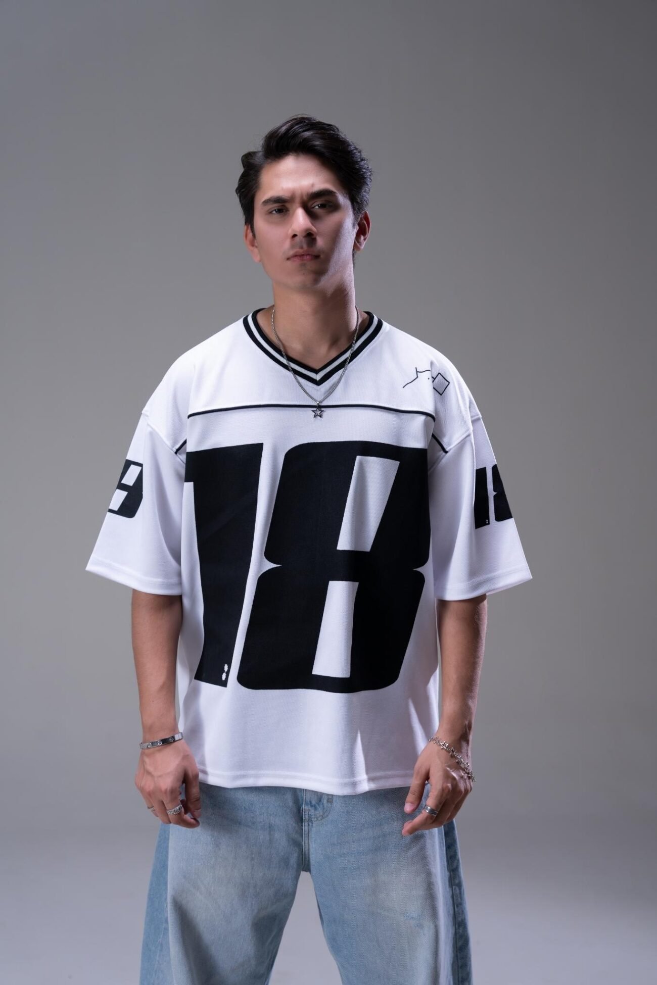 Meerofficial™ King White Tee