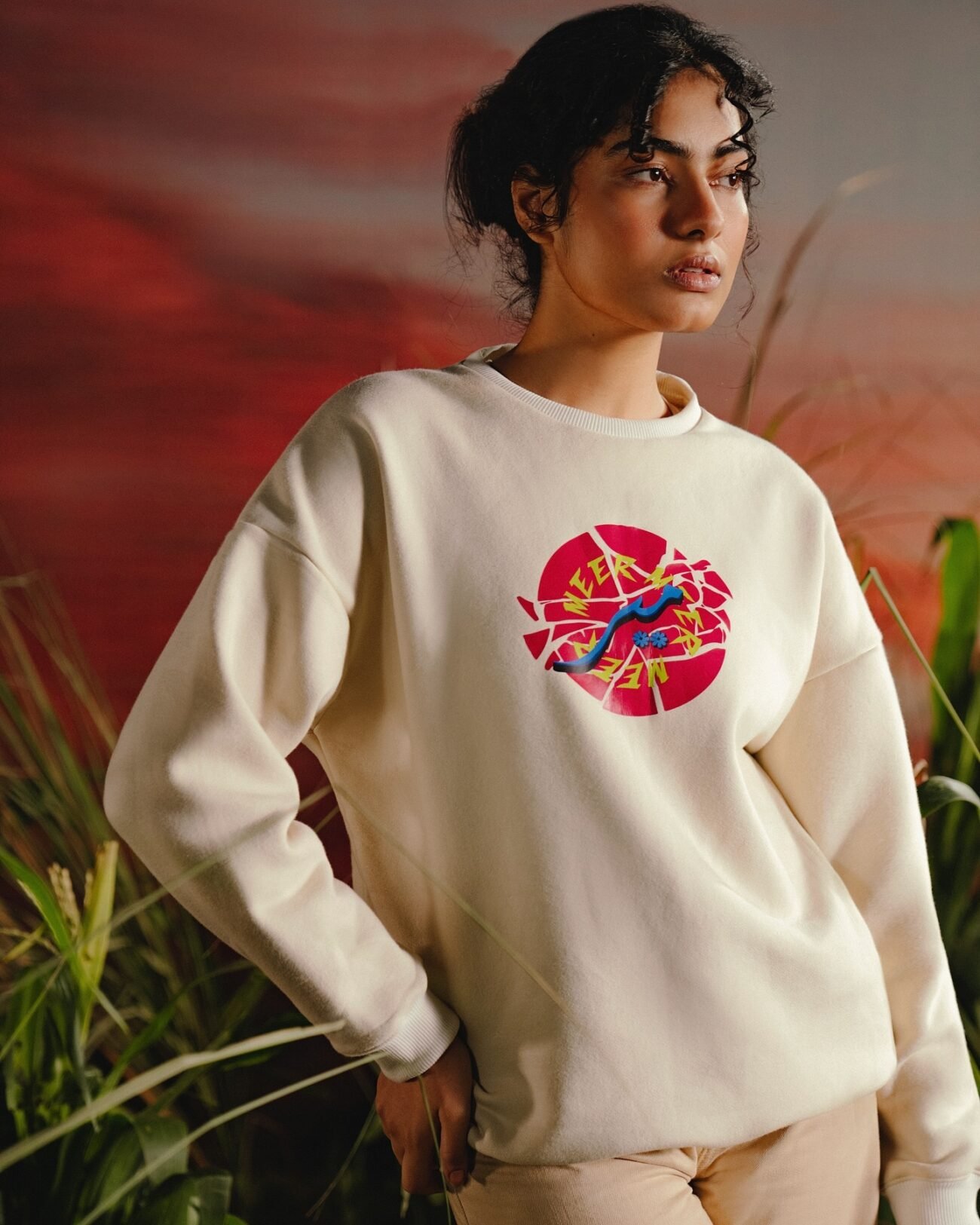 Meerofficial™ White Sweatshirt