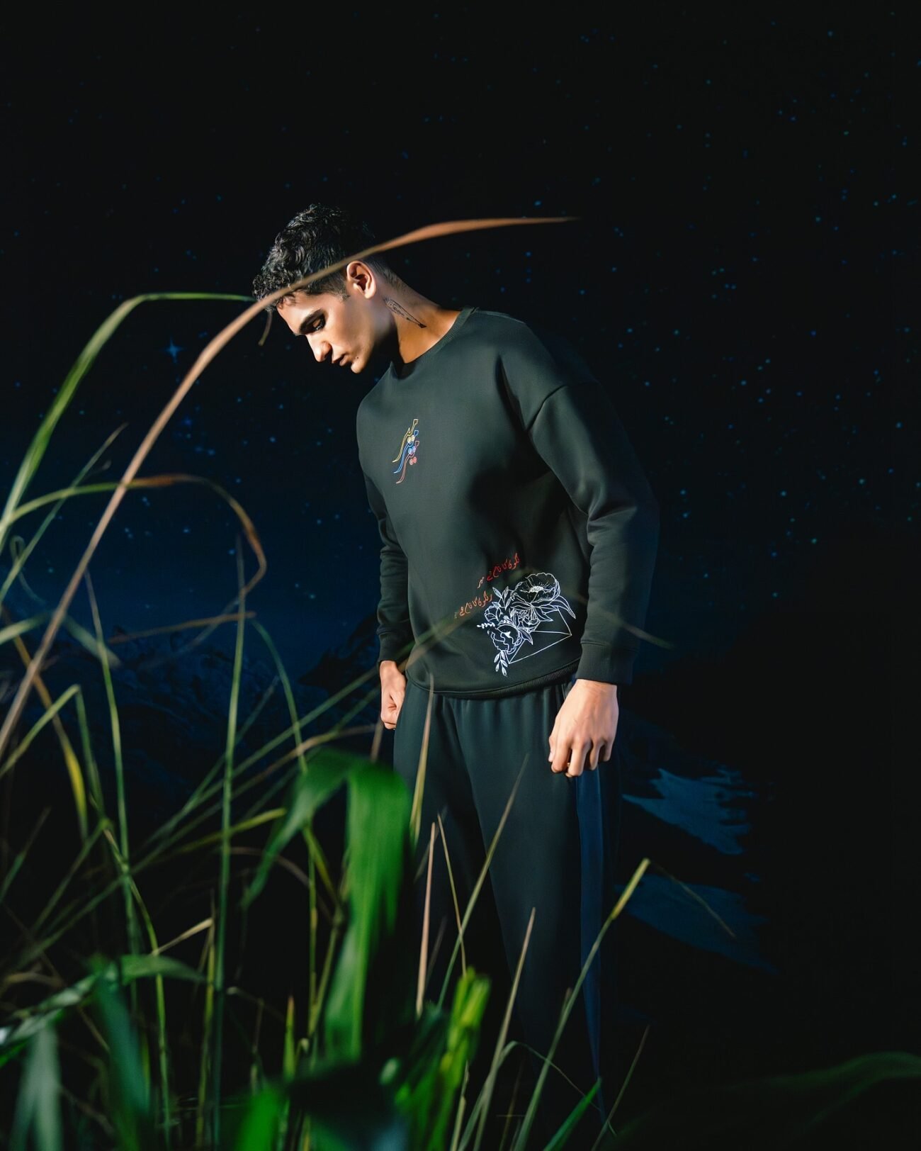 Meerofficial™ Black Sweatshirt - Image 4